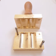 Dual Bead Squeeze Press - chockadoo