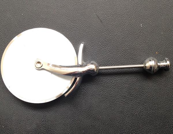 Stylish Pizza Cutter - chockadoo