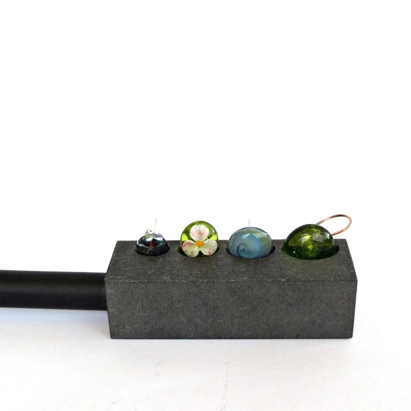 Studs and pins Graphite Paddle